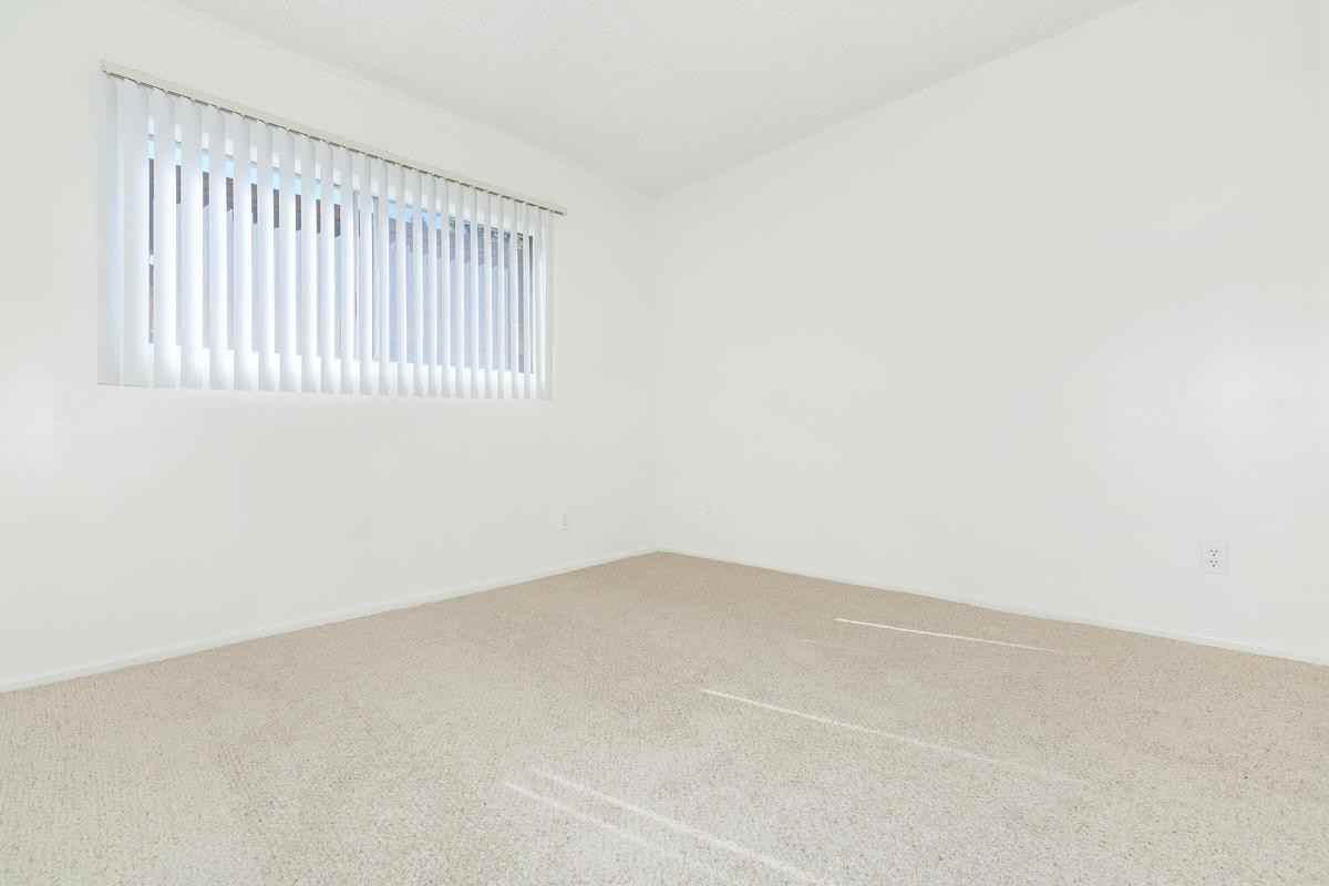 2550 E Ward Ter - Photo 7 of 11