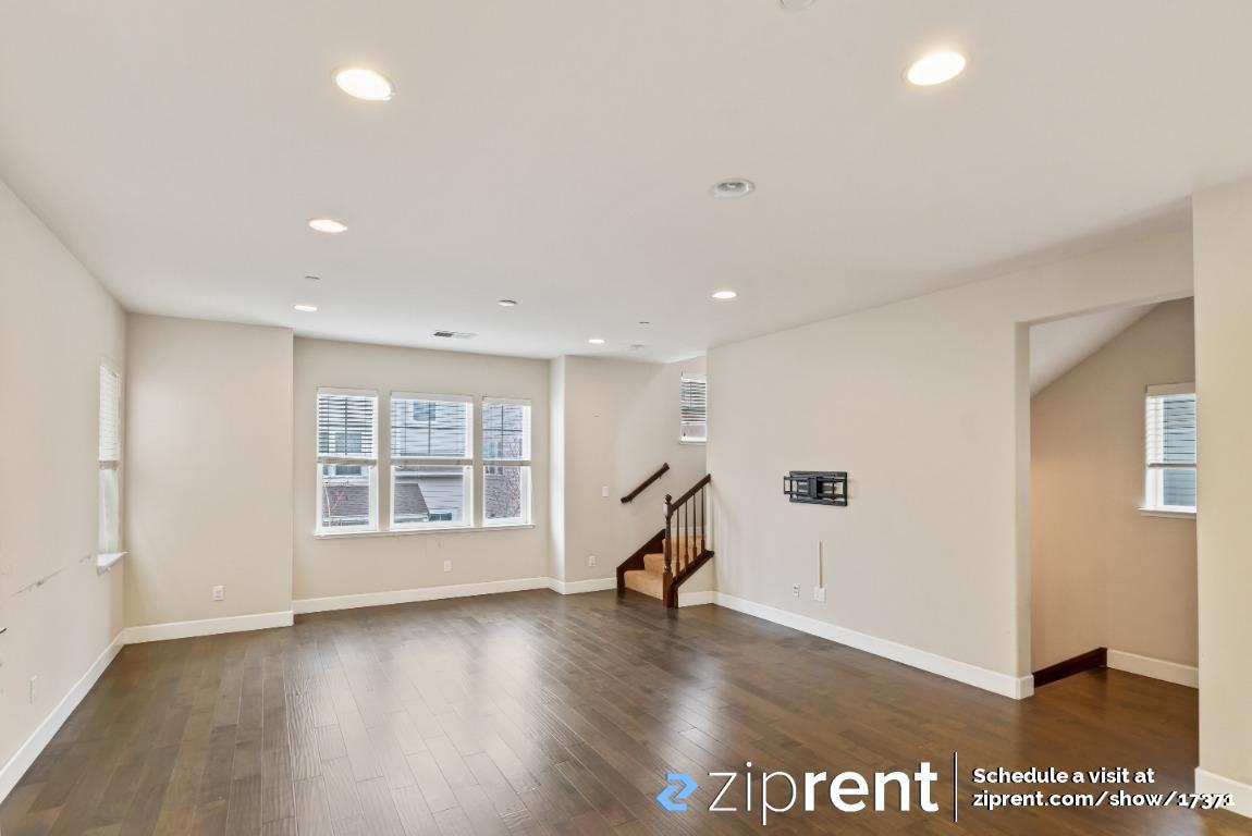 722 Cannery Pl - Photo 3 of 19