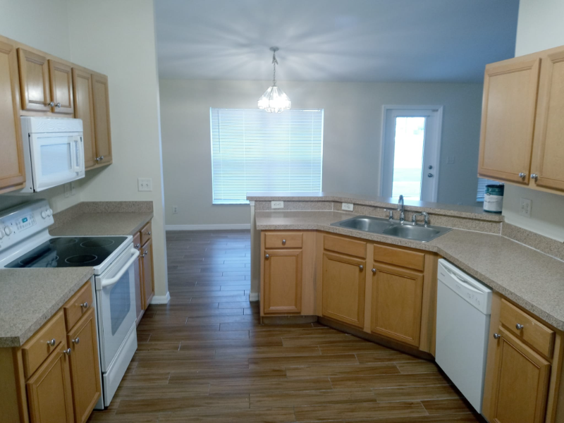 2301 Southwest 25th Street - Photo 2 of 22