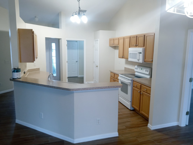 2301 Southwest 25th Street - Photo 3 of 22