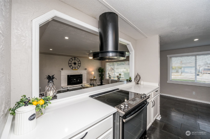 858 135th Street Court South - Photo 5 of 13