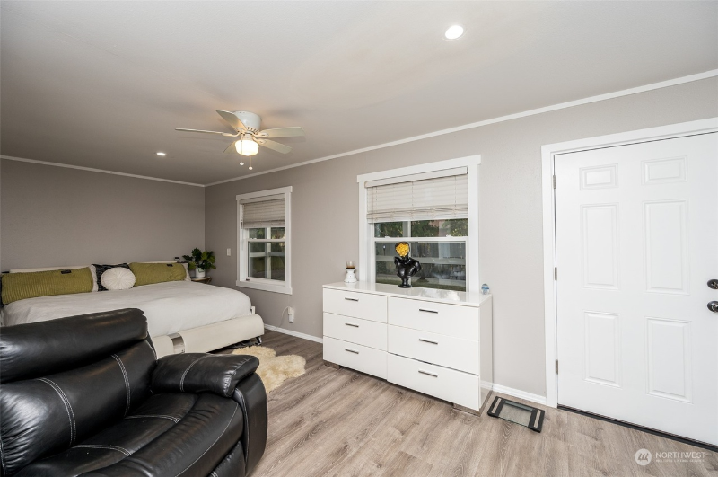 858 135th Street Court South - Photo 7 of 13