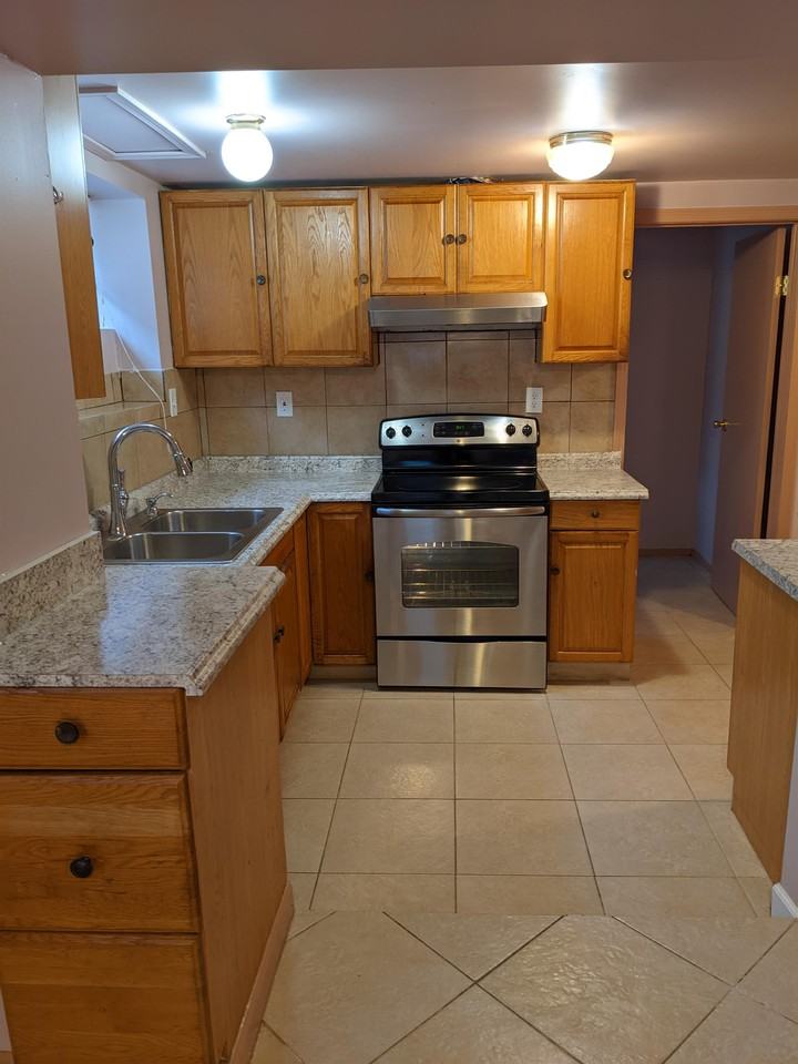 4610 S Holden St #B - Photo 3 of 16