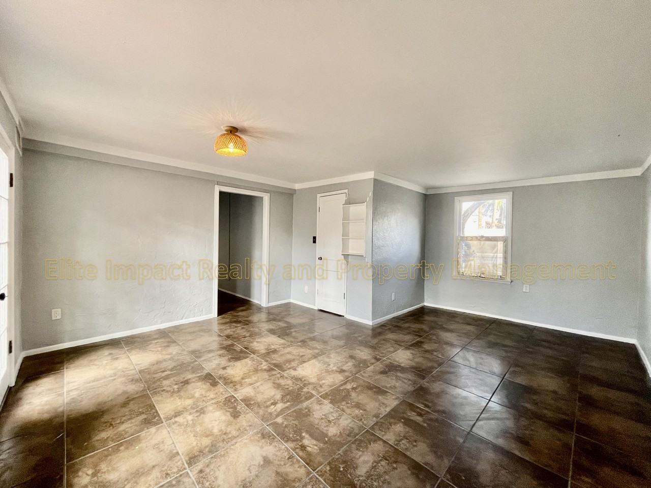 2548 E 3rd St #1 - Photo 6 of 17