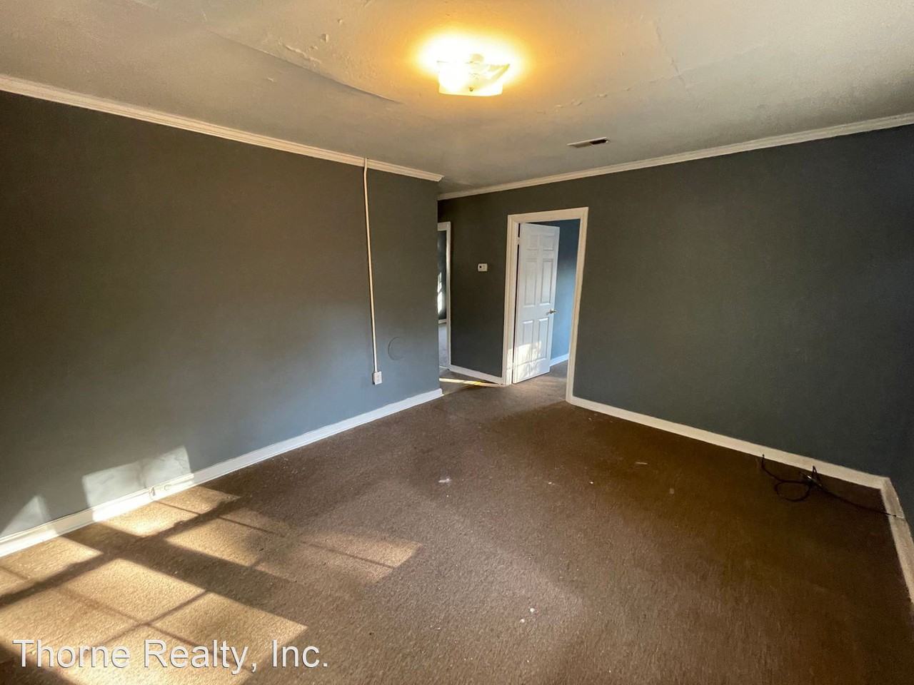 705 E Phillips Street - Photo 2 of 6