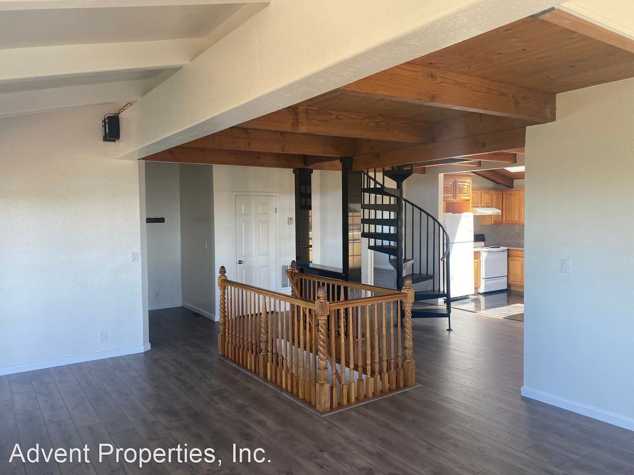 2812 Chronicle Ave - Photo 2 of 34