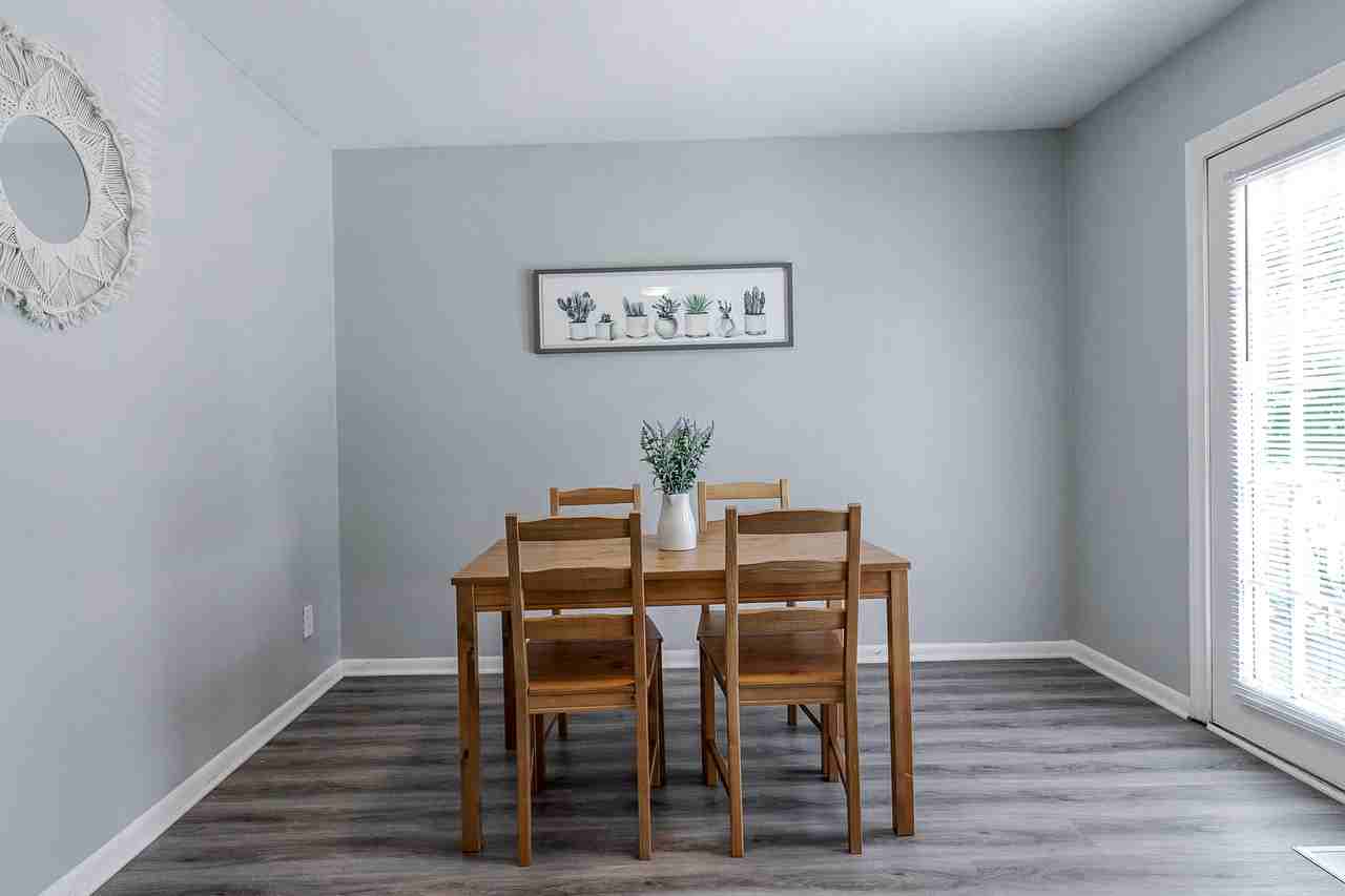 Eastwyck Cir - Photo 3 of 11