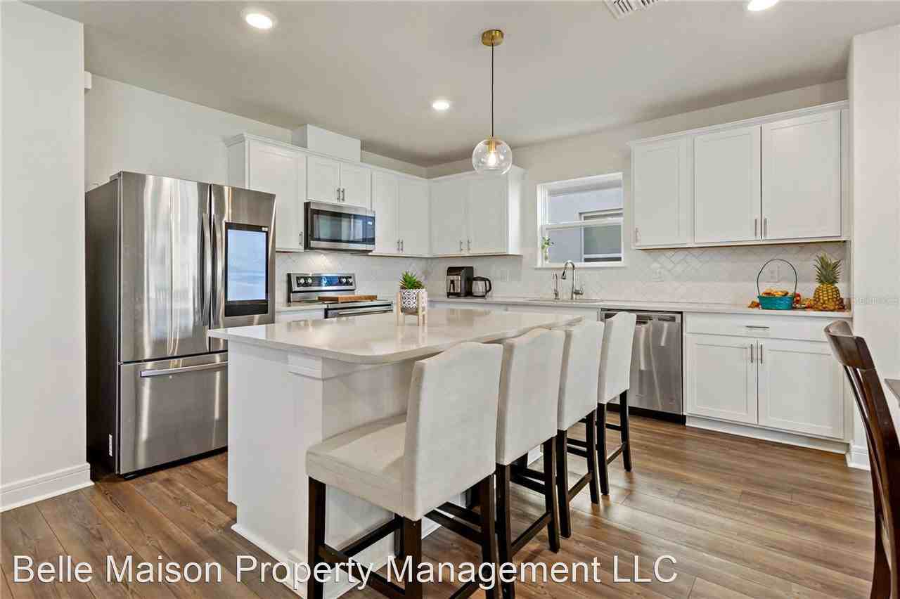 30555 Thunderbird Dr - Photo 2 of 3