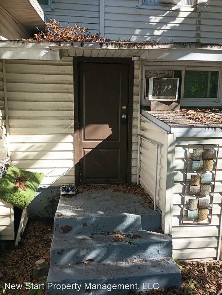 602 26th St W - Photo 2 of 6