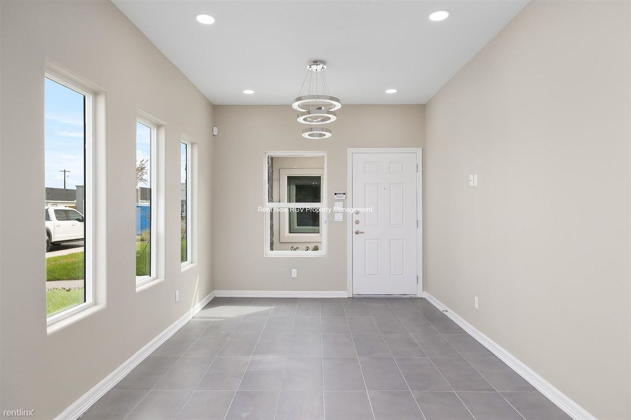 11007 N 36th Ln, McAllen - Photo 3 of 15