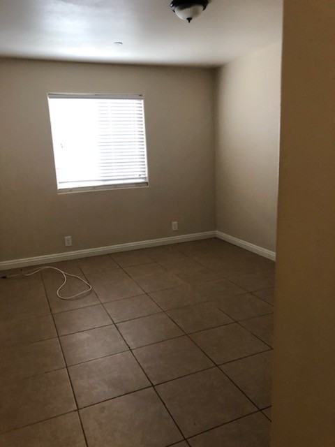 1412 Sterling Rd - Photo 3 of 7