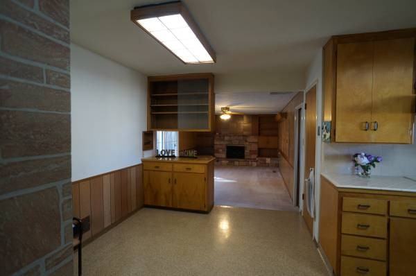 2427 Schubert Ave - Photo 2 of 7