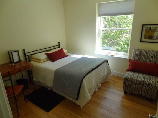 820 Bush St - Photo 2 of 8