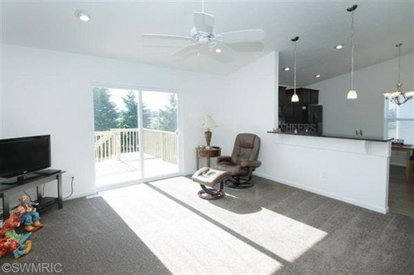 1747 Grovenberg Ct - Photo 2 of 10