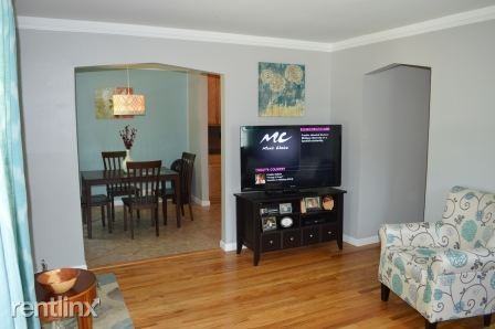 12810 Agnes St - Photo 3 of 14