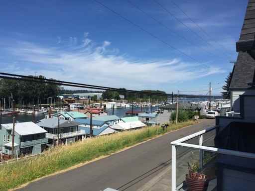 224 NE Bridgeton Rd - Photo 2 of 10