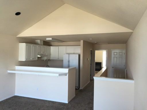 224 NE Bridgeton Rd - Photo 3 of 10