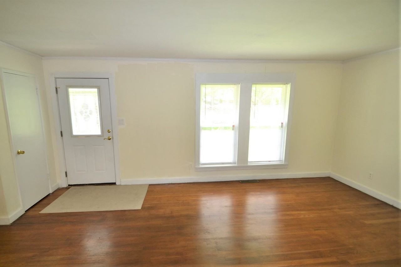 4900 Gilmore Dr - Photo 2 of 11