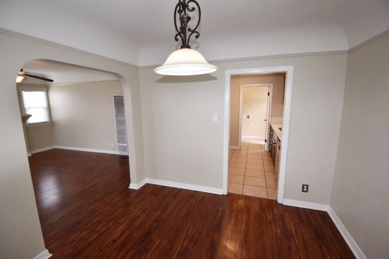 1218 Gulf Ave - Photo 3 of 12