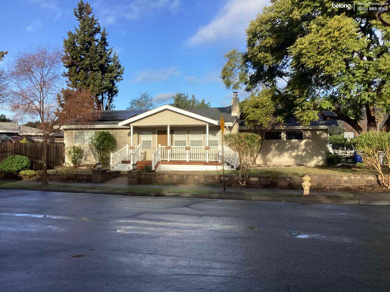 551 Wasatch Dr - Photo 2 of 49