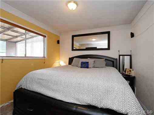 514 Sumas Street - Photo 3 of 6