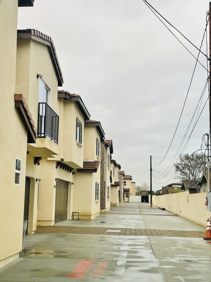 5111 Elizabeth Street #F - Photo 2 of 17