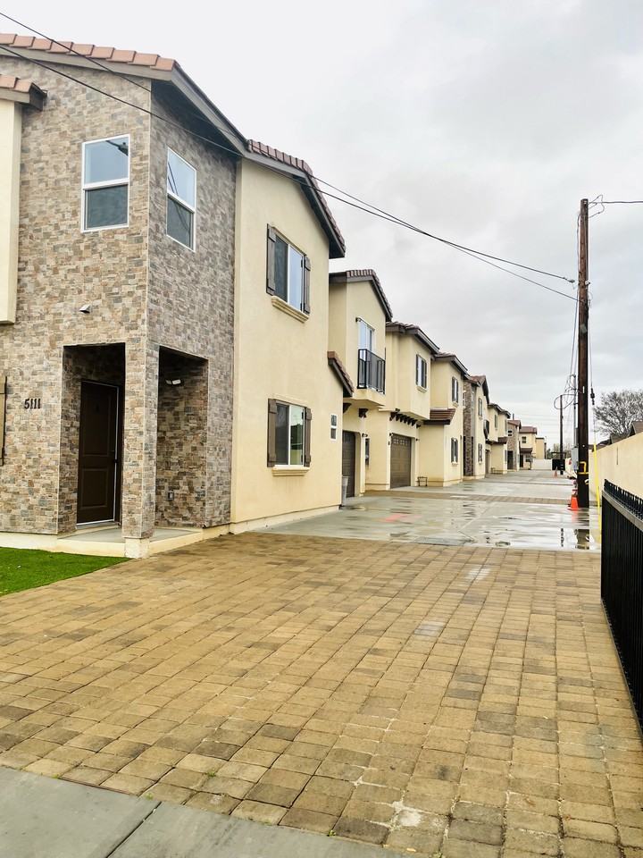 5111 Elizabeth Street #F - Photo 3 of 17