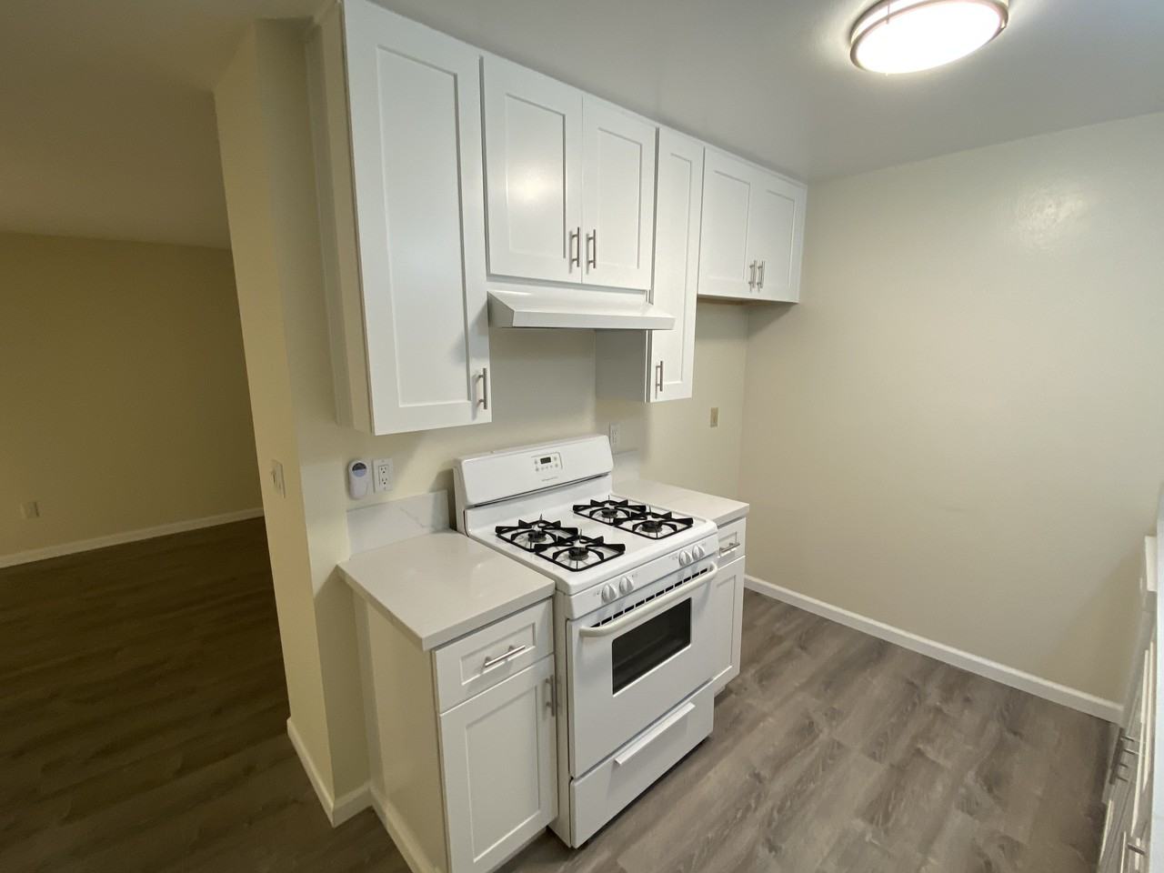 16702 Sims Lane #B - Photo 3 of 12
