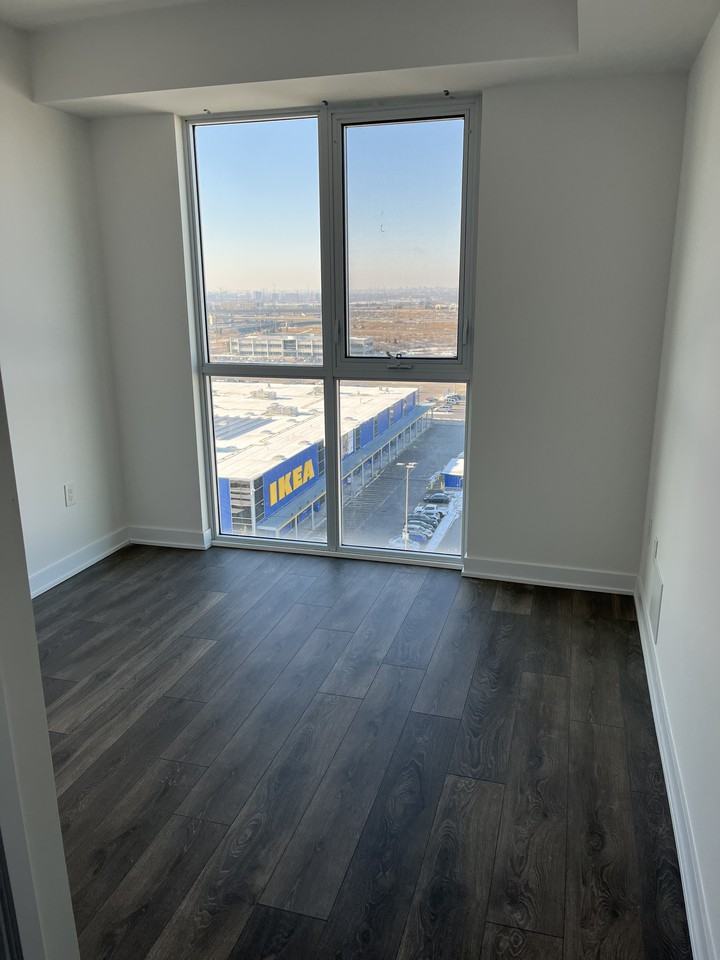 10 Honeycrisp Cres 1116 - Photo 2 of 7