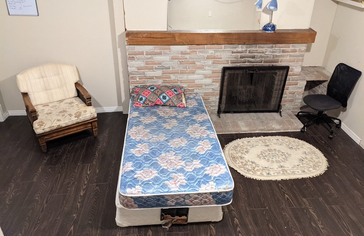 APPLY AT UWCORNER. COM - Photo 5 of 10