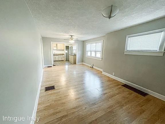 2230 E Woodlawn Ave - Photo 3 of 8
