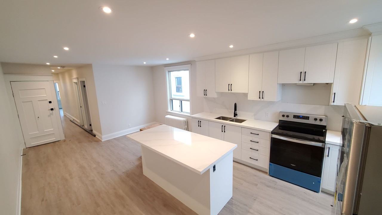 122 Danforth Avenue 2 - Photo 2 of 9