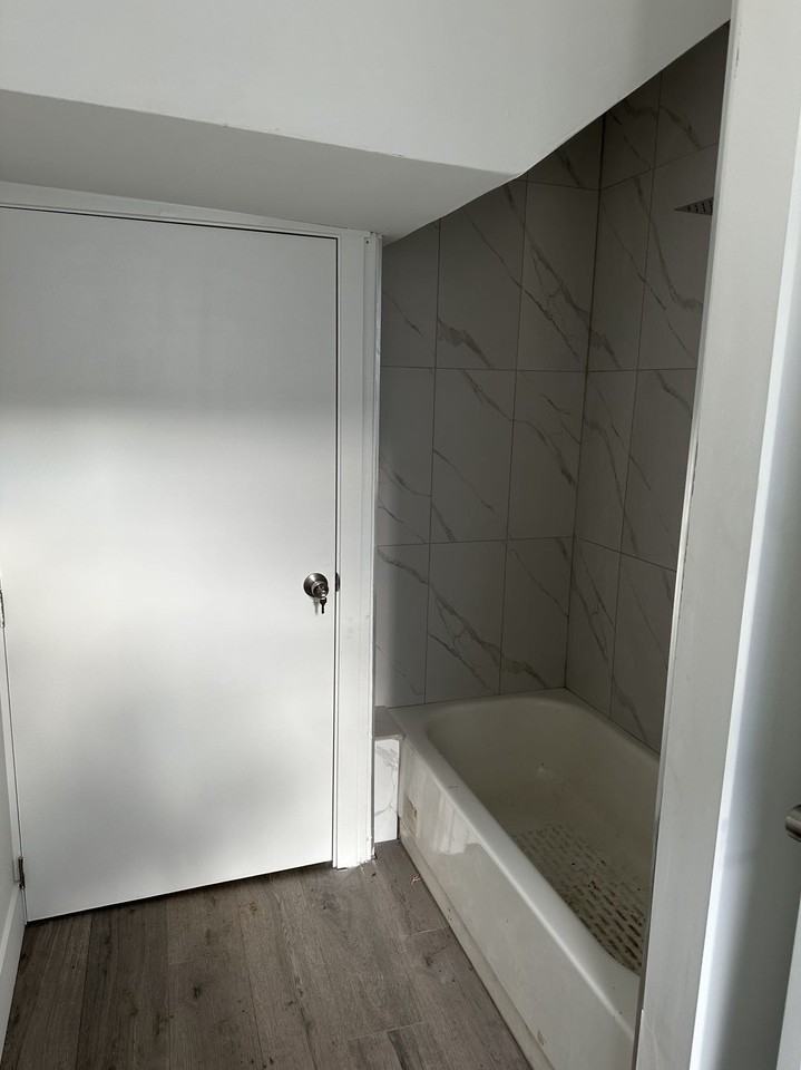 526 East Cordova Street - Photo 3 of 8