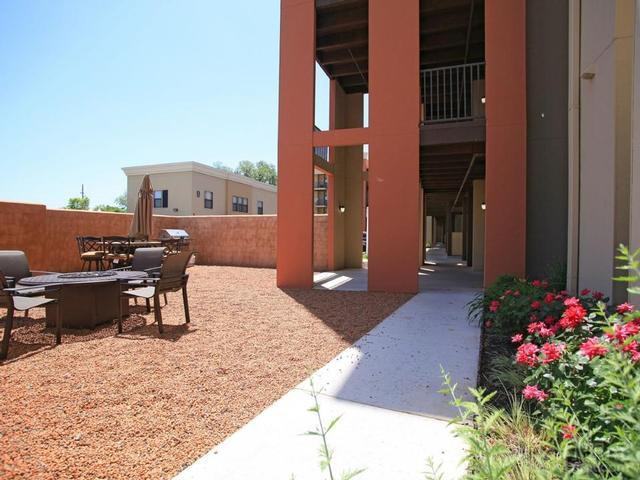 9201 Riverside Pkwy - Photo 2 of 20