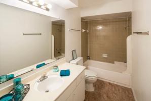 featured image of 3272 South Lakewood Avenue