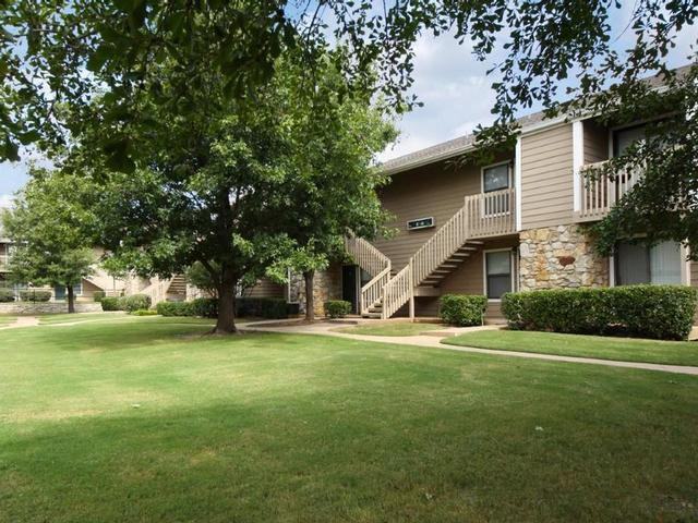 3016 Southwest 89th Street - Photo 2 of 15