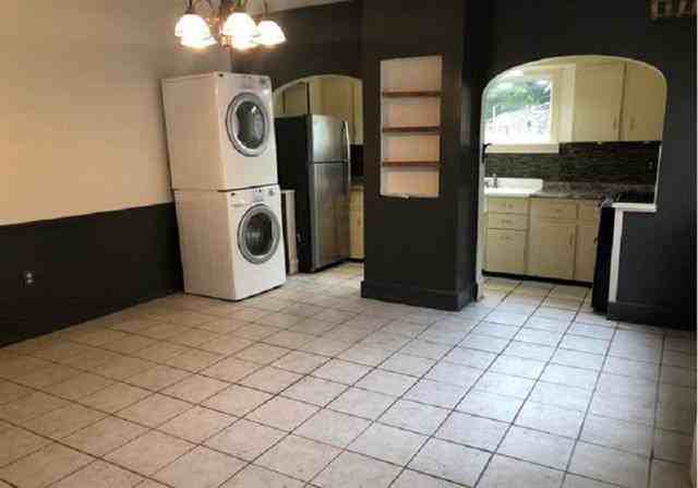 421 W Pennsylvania Ave - Photo 3 of 12