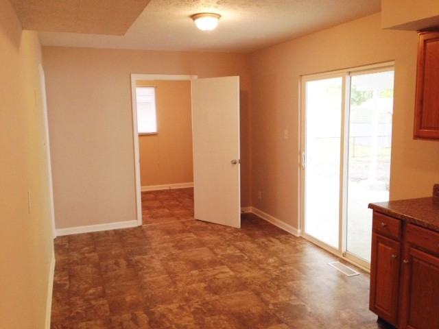 6412 W Ray St - Photo 2 of 9