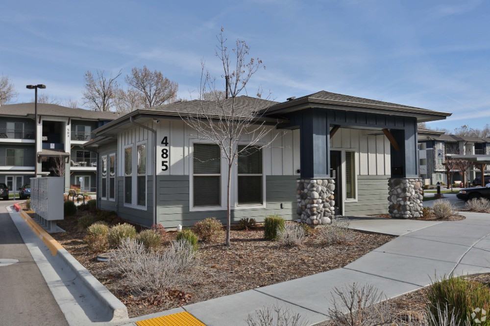 503 E 50Th St - Photo 5 of 15