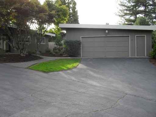 8445 NE 9th St - Photo 2 of 24