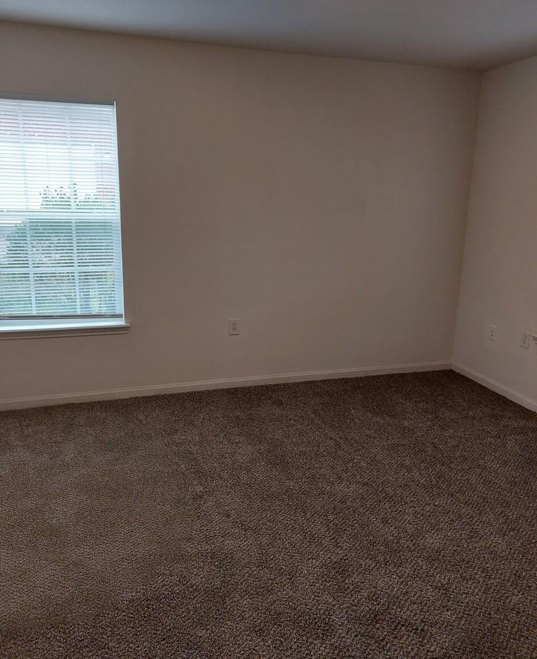 1426 Knoxville Hwy - Photo 4 of 9