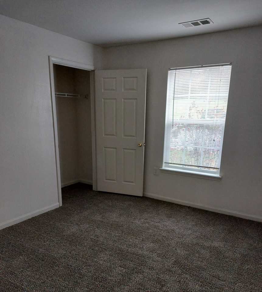 1426 Knoxville Hwy - Photo 7 of 9