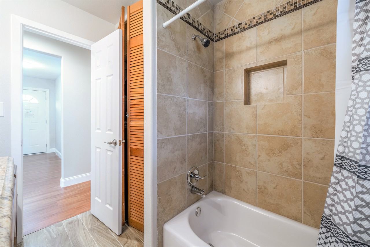 Randolph St - Photo 3 of 14