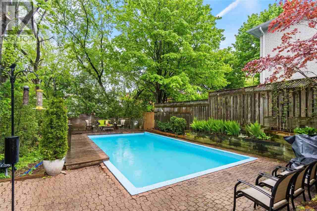 275 Newton Drive - Photo 3 of 18