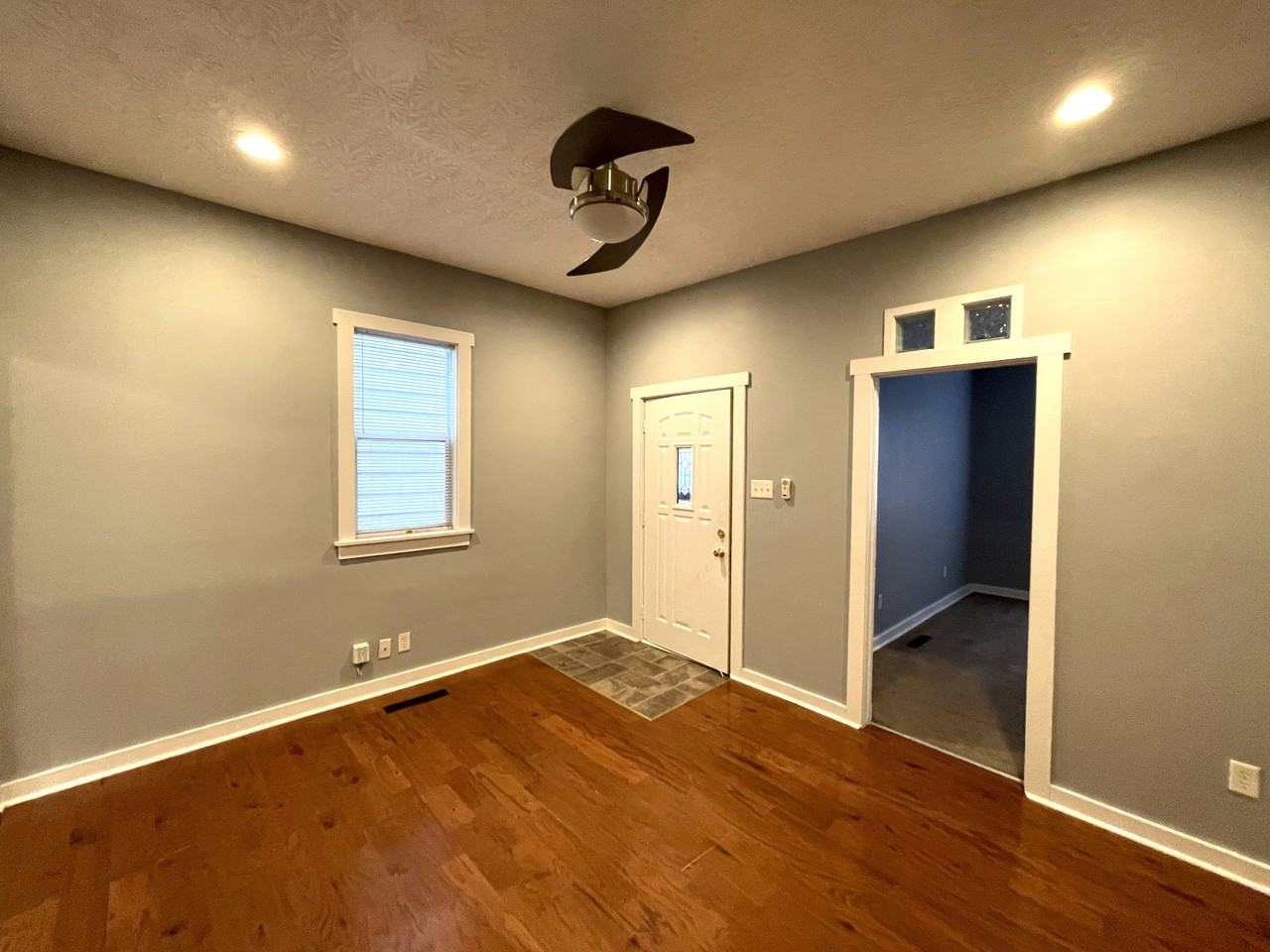 1426 English Ave - Photo 3 of 18