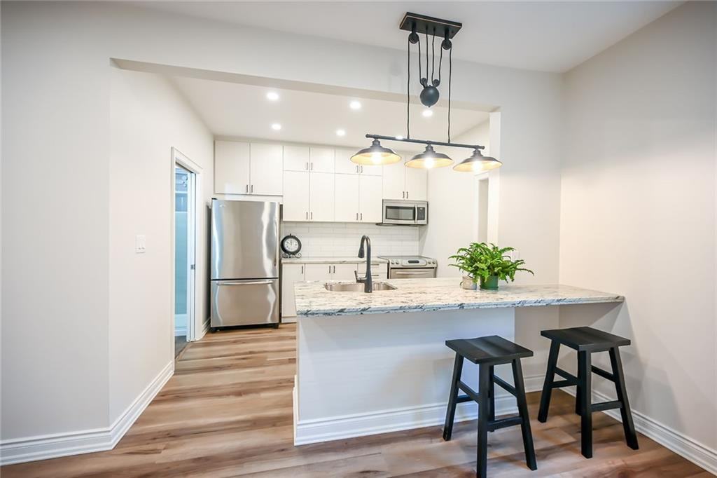 57 Balmoral - Main level - Photo 3 of 17