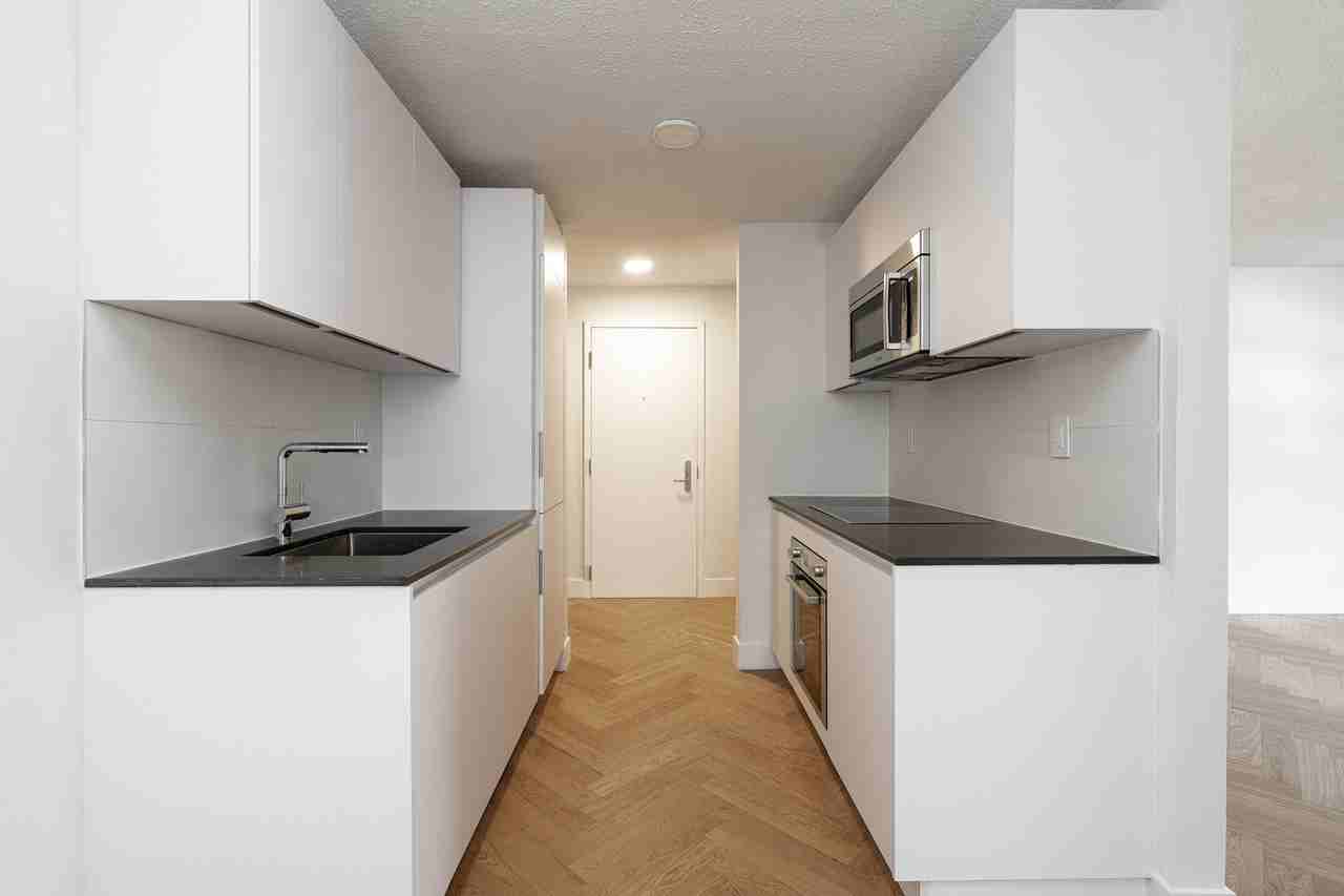 Queens End - Photo 2 of 9