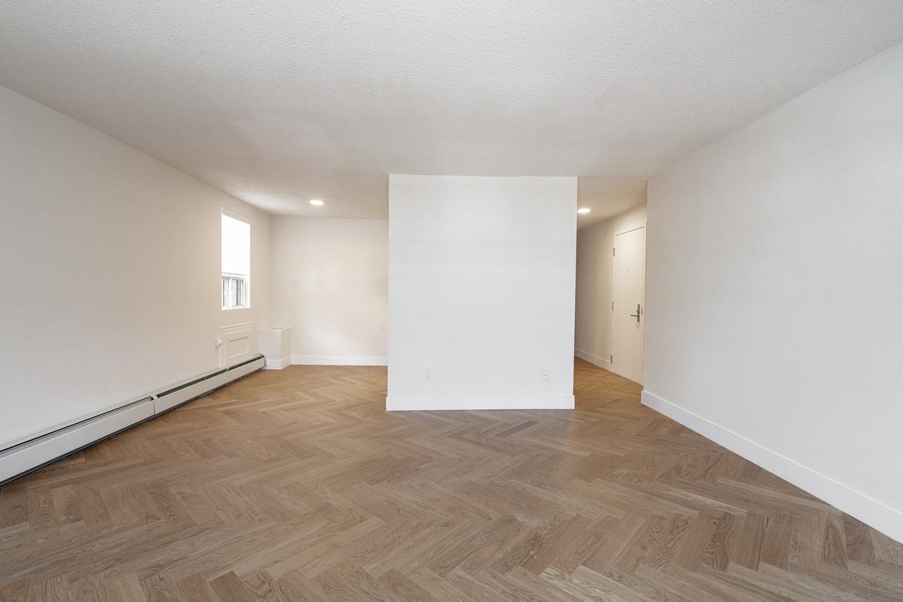 Queens End - Photo 3 of 9