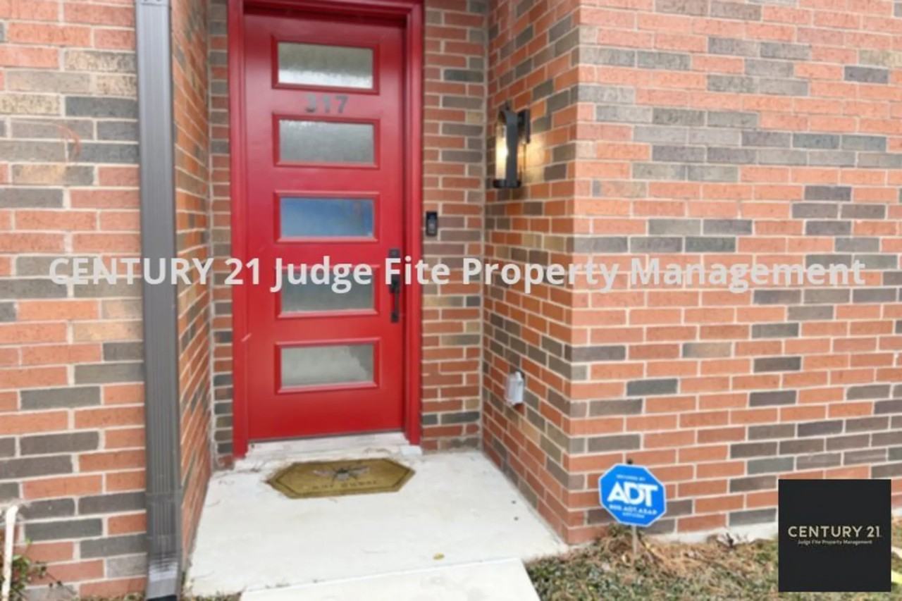 317 College Ave - Photo 3 of 23