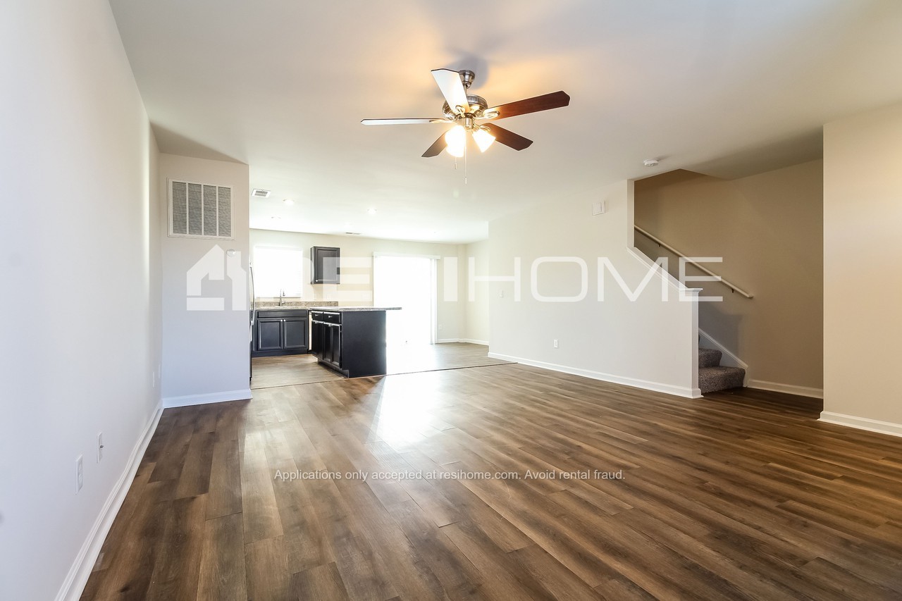300 Maplestead Farms Ct - Photo 3 of 19